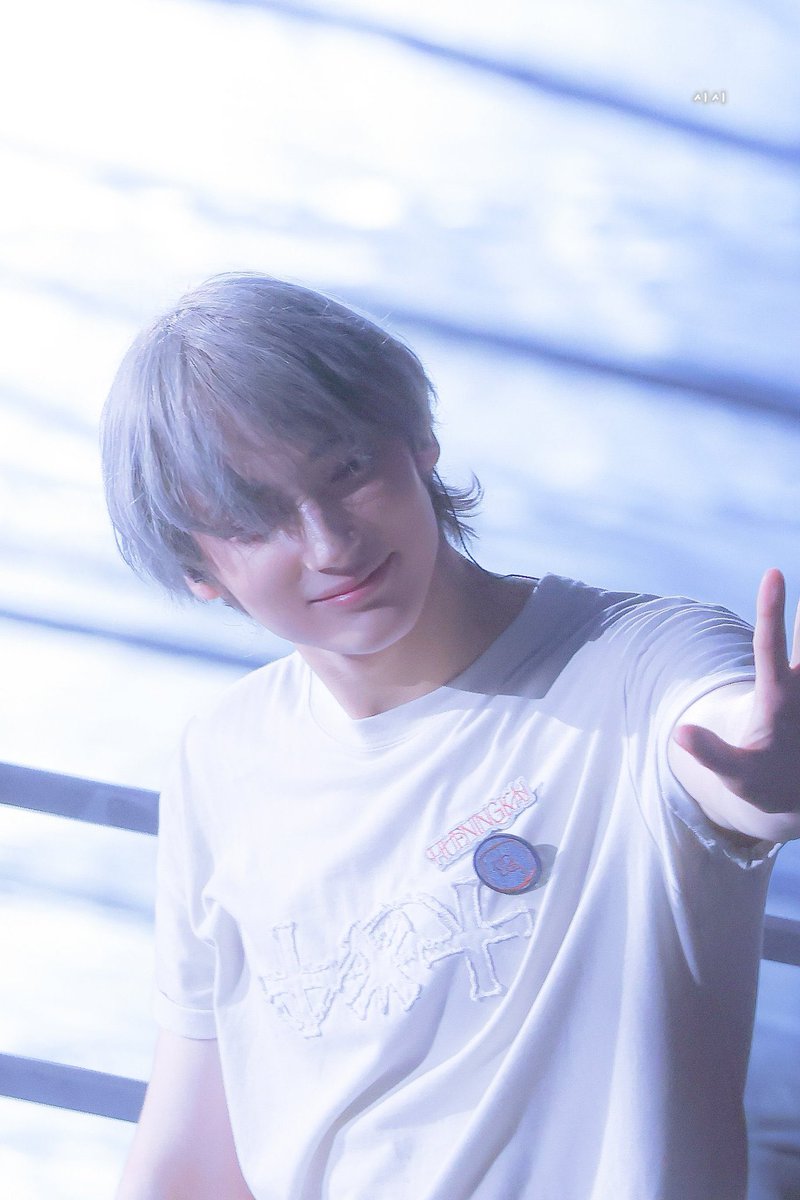 휴닝카이 tweet media