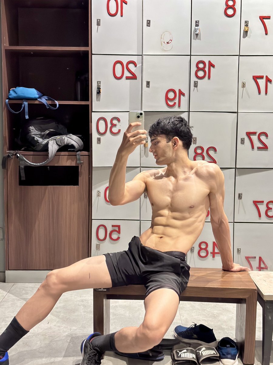 ShakeSingh3's tweet photo. meet me after the gym? https://t.co/rI0RUQXW17