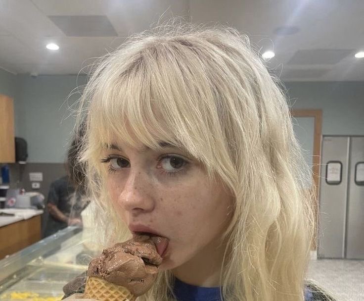 taekewker's tweet image. her andrew btw femmedrew exclusively in hanya land