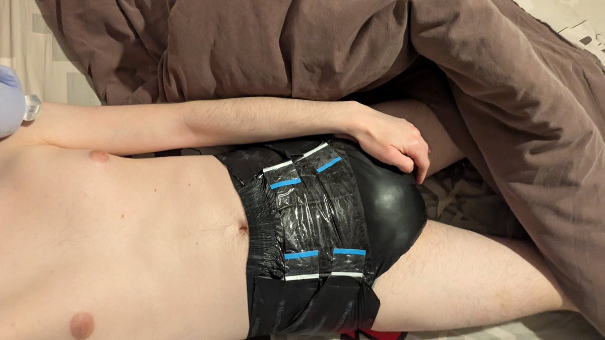 Little_Orcha's tweet photo. Wearing a black diaper to make sure nobody knows what is happening inside 🫣 https://t.co/yncSF02aFw