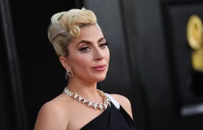 grxndesenigma's tweet image. 🚨 BREAKING: Lady Gaga has been rushed to an L.A. hospital after suffering severe back pain from carrying the entire 2025 Coachella Festival, @TMZ reports.