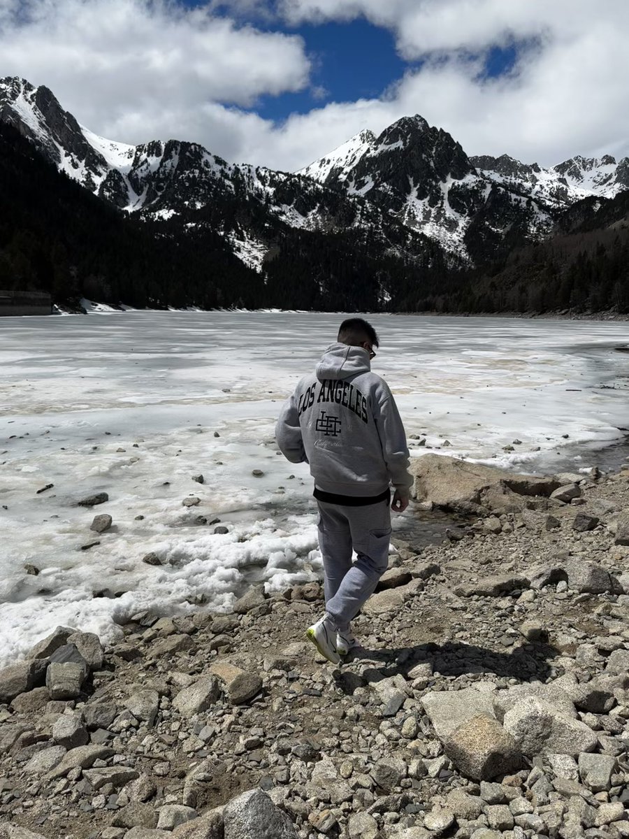 AlvaroVG tweet media