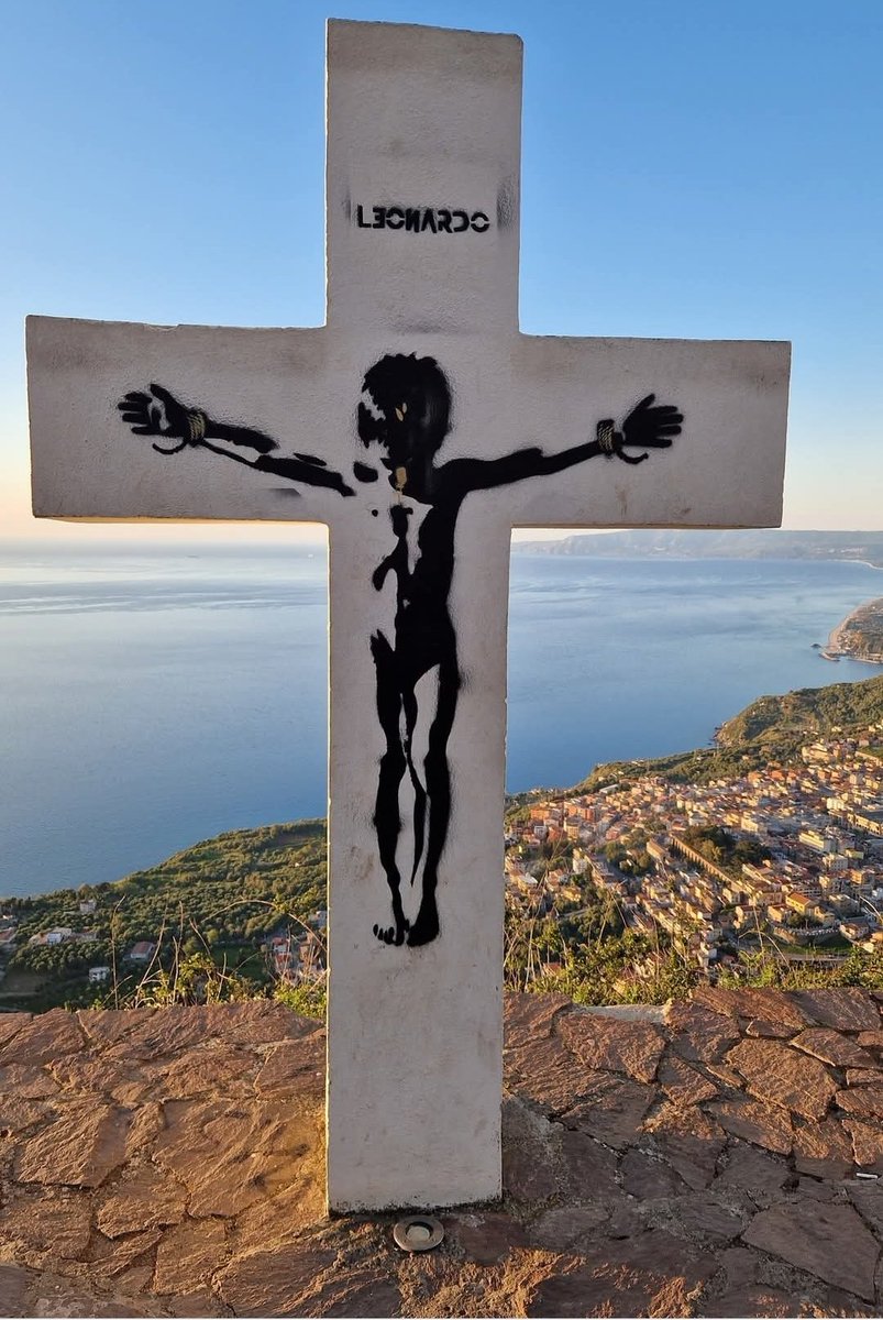 Buon passaggio bambini
#FreePalestine 
(Ph. Monte Sant'Elia, Palmi, Calabria)