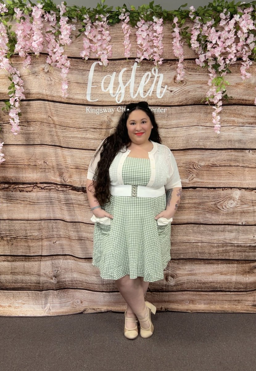 plus_lindsey's tweet photo. Easter Sunday vibes!  

Hope everyone has a lovely day!  ✝️✝️ https://t.co/umdMvkAJgI