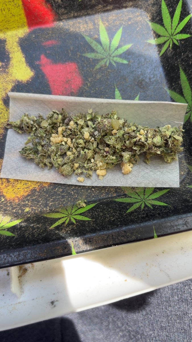 StonerInOrbit's tweet photo. Happy 4/20 family 💚💜.. Dabs x Crumble to the face 🫠

#THCa #420community https://t.co/e0KKEYhh5l