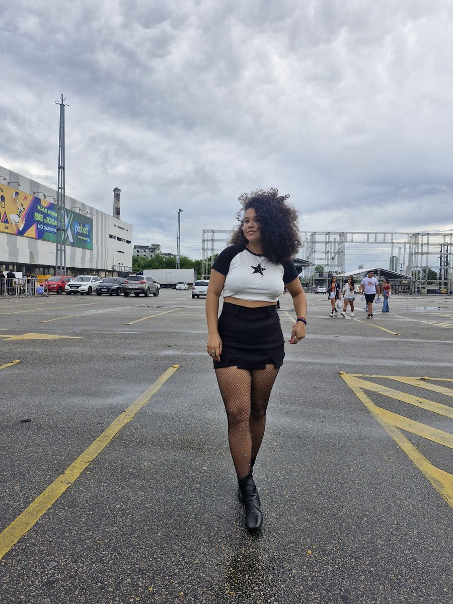 júlia. 🪩 tweet media