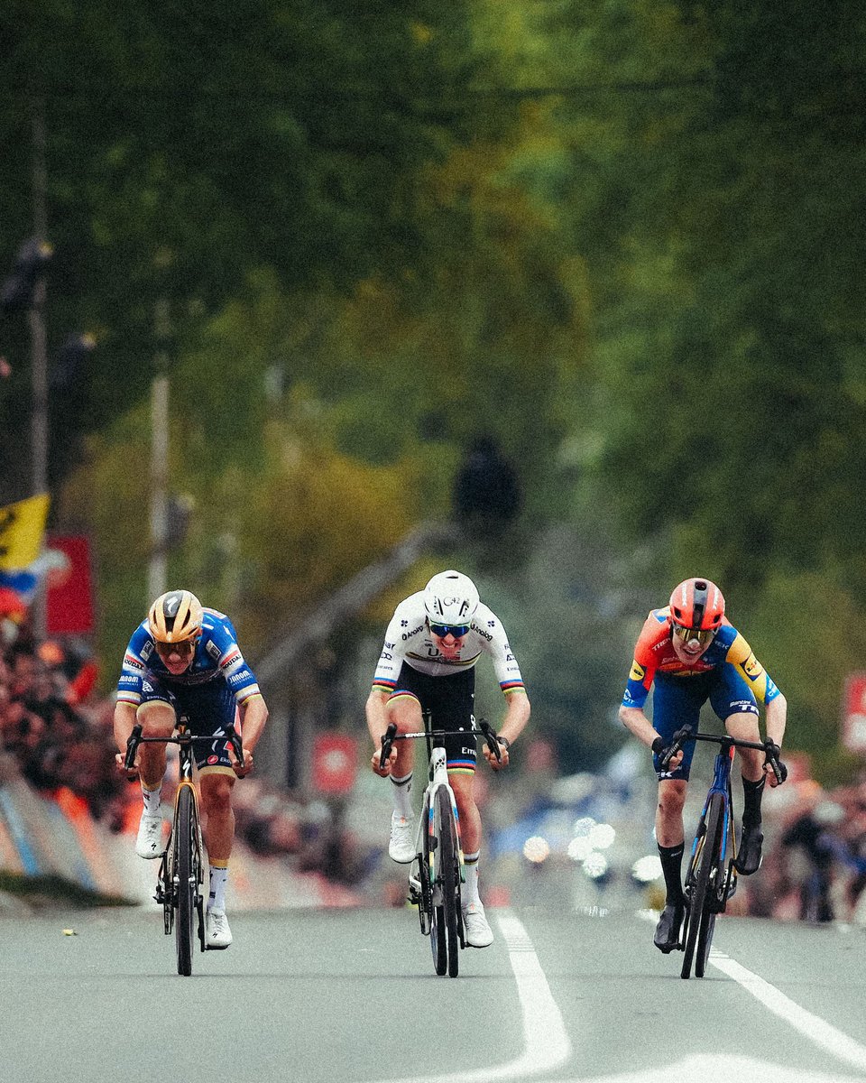 I missed racing like this so much. Going all-in or nothing until the last meter. 

P3 in my first Amstel Gold Race after an intense fight with Mattias and Tadej and having to chase for 30 km due to a crash.🥉👊🏼

I'm really happy with the feeling on the bike and our team