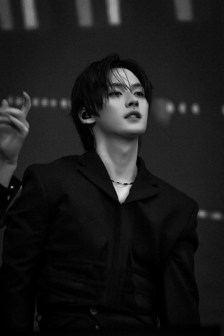 َ (@hourlyino) on Twitter photo 