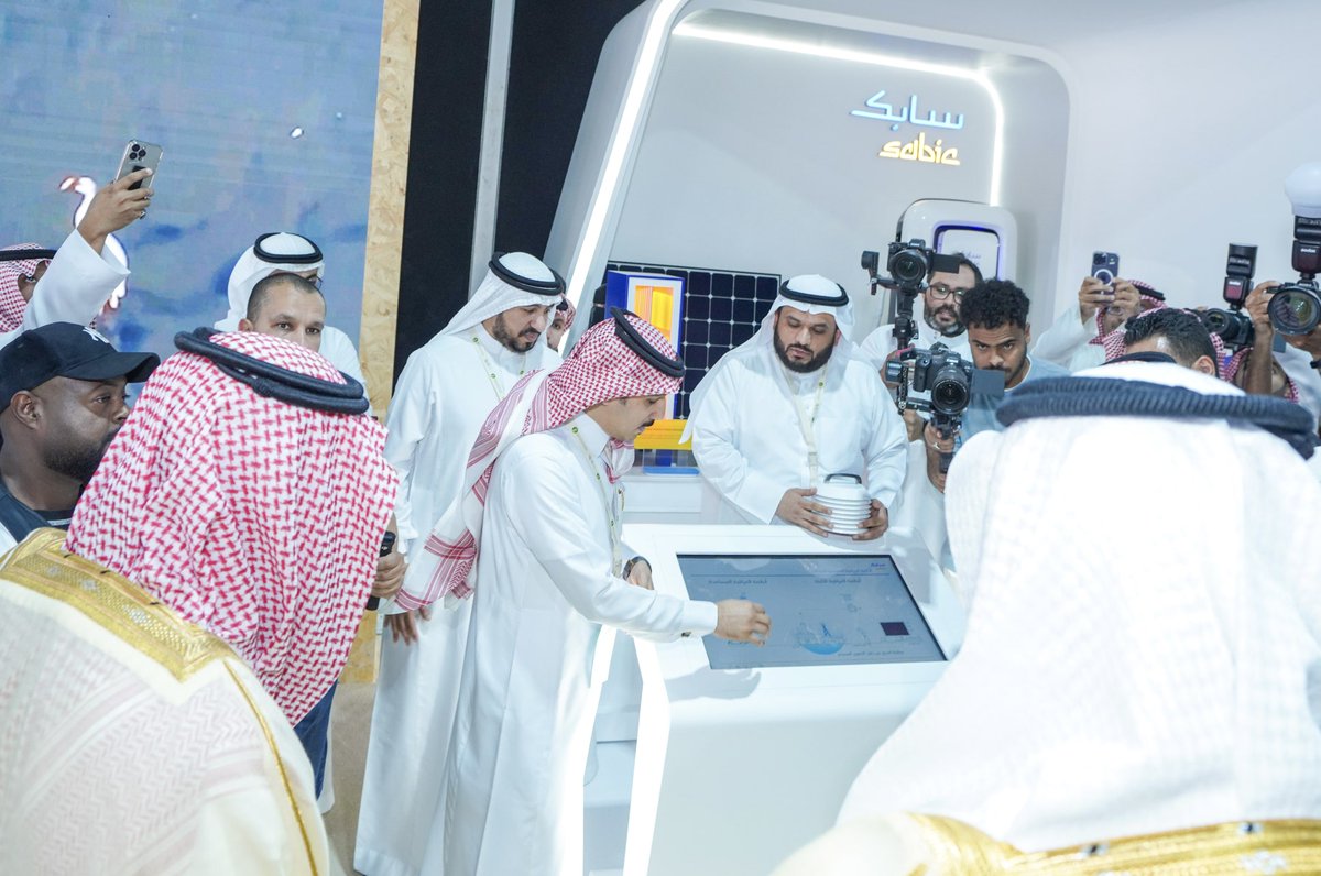 SABIC's tweet photo. We briefed Abdulrahman Al-Fadley, Minister of Environment, Water and Agriculture, and Adel Al-Jubeir, Minister of State for Foreign Affairs, Member of the Council of Ministers and Envoy for Climate, about our innovative solutions at the #SaudiEnvironmentWeek 2025.

#SABIC https://t.co/yJZS20MWuA