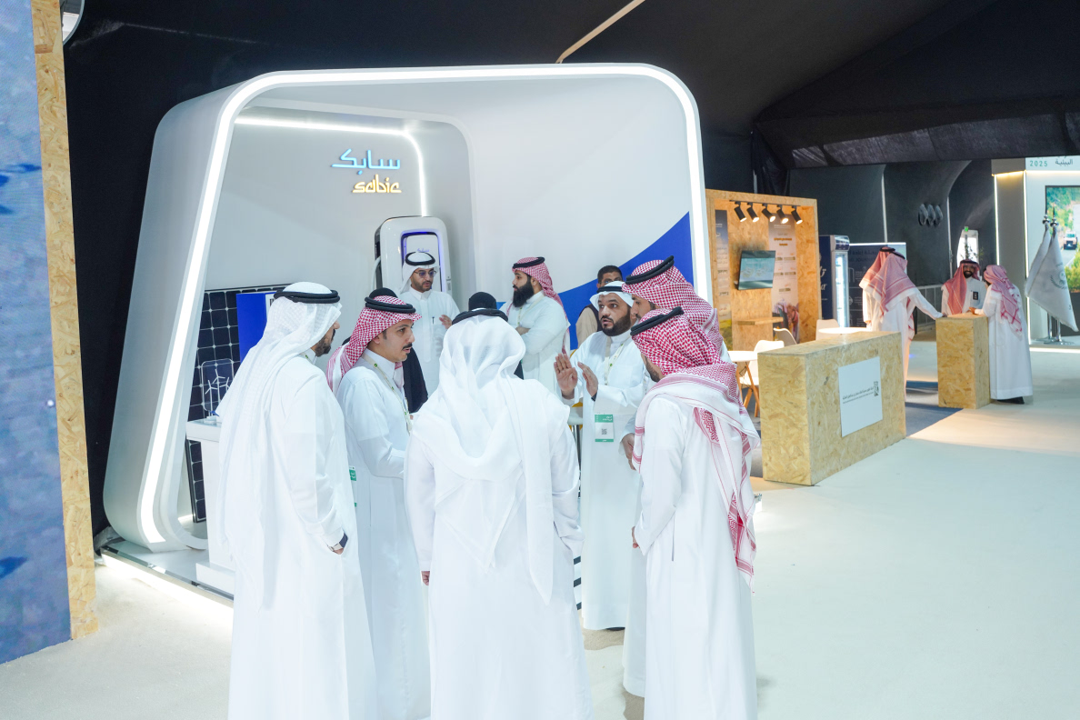 SABIC's tweet photo. We briefed Abdulrahman Al-Fadley, Minister of Environment, Water and Agriculture, and Adel Al-Jubeir, Minister of State for Foreign Affairs, Member of the Council of Ministers and Envoy for Climate, about our innovative solutions at the #SaudiEnvironmentWeek 2025.

#SABIC https://t.co/yJZS20MWuA