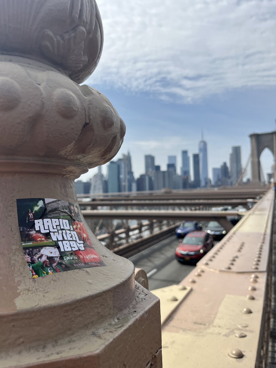 OliSCRLoco's tweet photo. Die Welt ist grün weiß 💚💪🏻 NYC ist grün weiß 🫶🏻💚 https://t.co/6Ak0Q4FhED