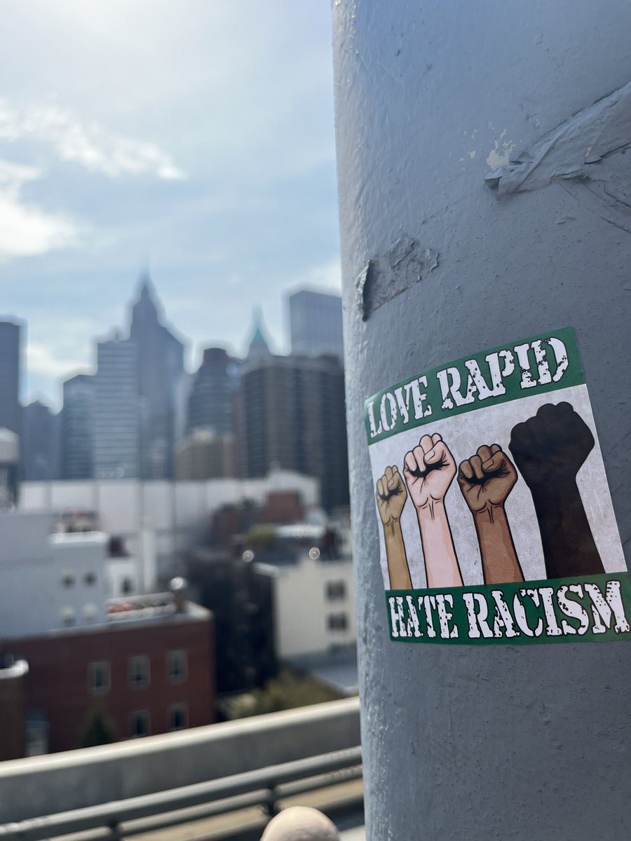 OliSCRLoco's tweet photo. Die Welt ist grün weiß 💚💪🏻 NYC ist grün weiß 🫶🏻💚 https://t.co/6Ak0Q4FhED