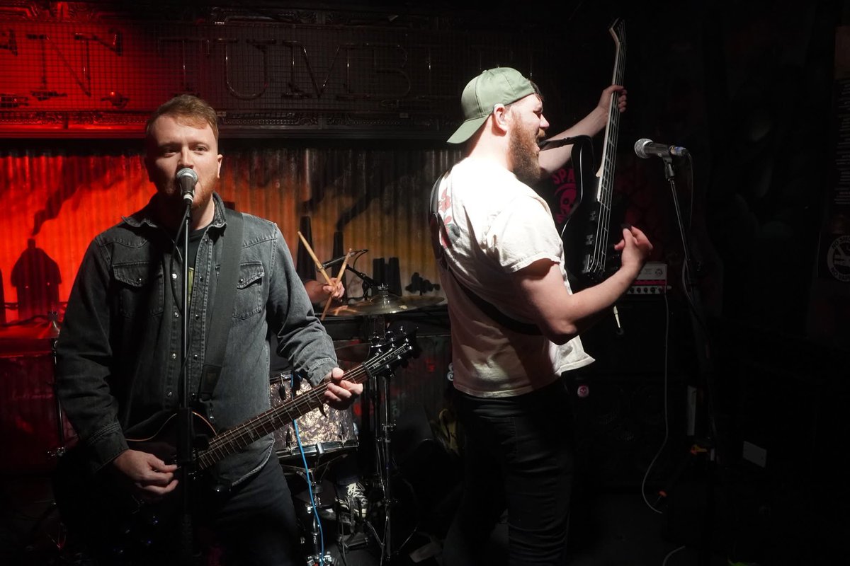 NoSettingSun's tweet photo. Last night on 🔥 in Nottingham. Next show on May 2nd at Leo’s Red Lion in Kent.

If you love #heavyrock and #altmetal, if you’re a fan of @alterbridge and @Slash and love discovering #emergingbands, this is for you! 🤘 https://t.co/eyuoTnCjRR