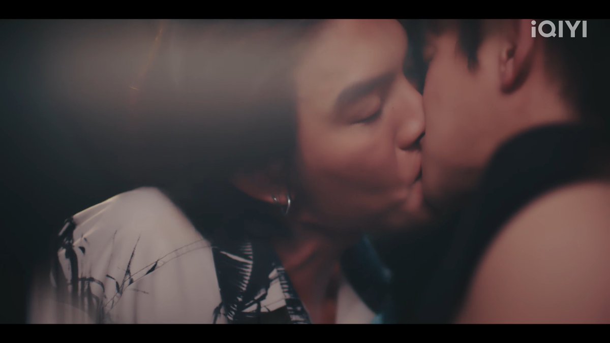 LiirBL's tweet image. If you don't know about My Stubborn, let me summarize the plot of Ep1 for you!
Sorn and Jun work together and fight and prank each other all the time.  But everything changes when Sorn finds Jun at a party and... rescues him from an erection that won't go down
#MyStubbornEp1