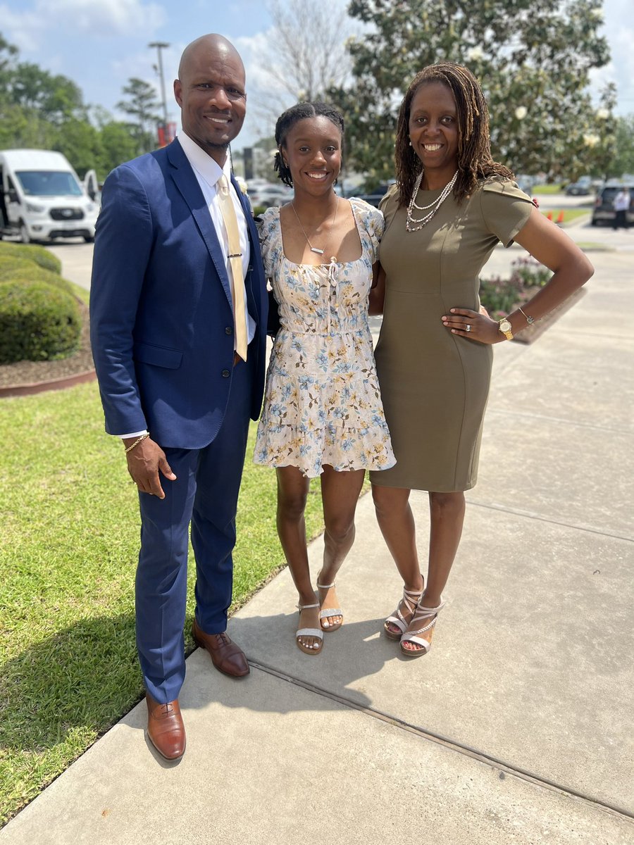 JerrellABarron's tweet photo. Happy Resurrection Day! Thank you God for our Risen Savior! Love the Barron Family! #missingjr https://t.co/Pr1c0q7g4e