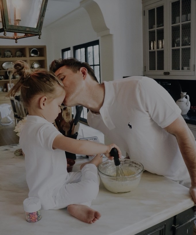 — nikobran one shot

niko wakes up to soft sounds from the kitchen — the faint clatter of plates, the low hum of brandon's voice.

he finds him standing by the counter, watching leigh as she sits on the counter with a big bowl, whisk in hand and batter flying everywhere.