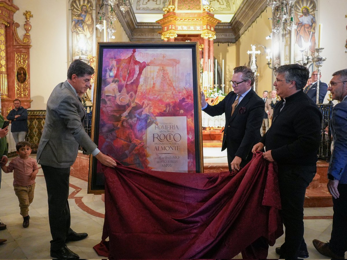 hdadmatrizrocio's tweet photo. #ElRocío25 ya se anuncia con esta obra de Juan Miguel Martín Mena que recupera la estética de los carteles clásicos de los años 20 y 30 y que retrata el alma de nuestra Romería. https://t.co/7bEcFPoBtJ