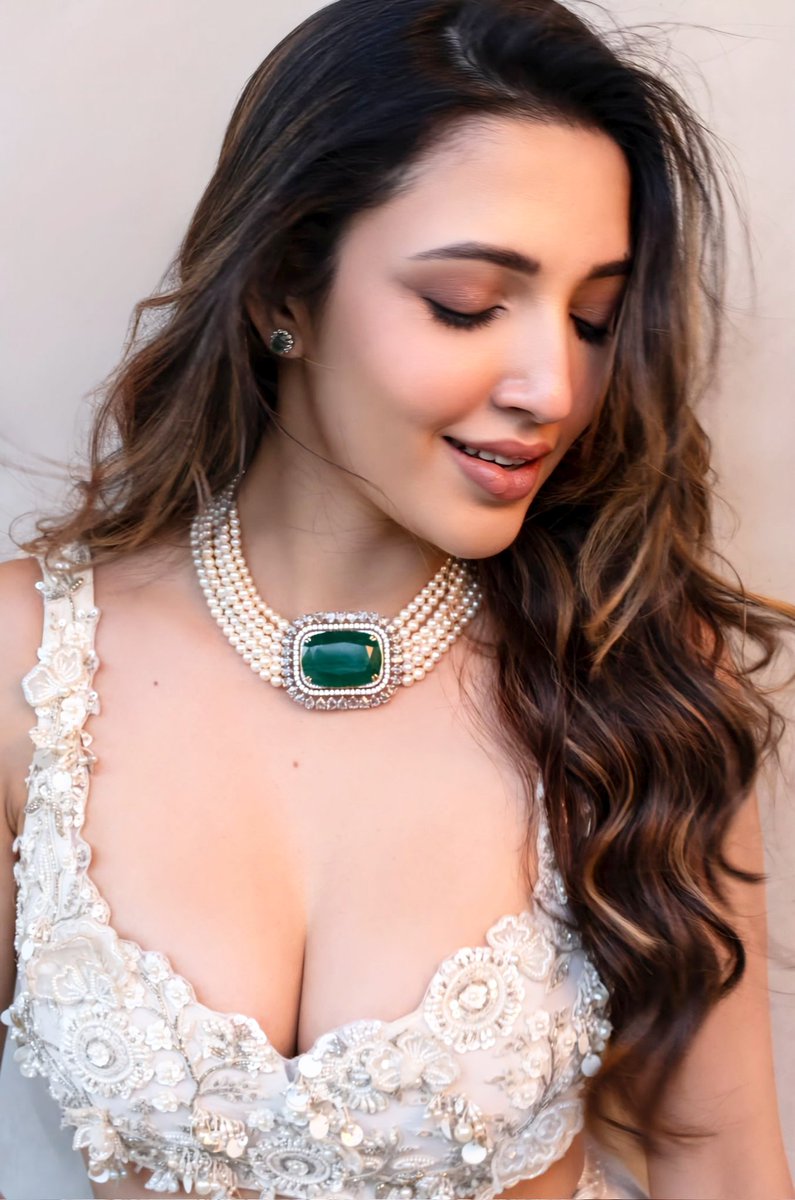 FunPlanet365's tweet photo. #CelebTrend #StarMenu
Neha Shetty https://t.co/wcd19mQqRS