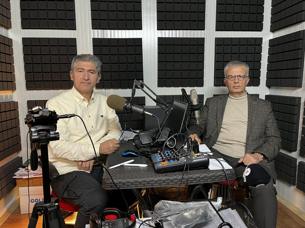 Özellikle zirai don üzerine çalışmaları olan Akademisyen Profesör #Doktor İbrahim Gezer ile son 100 yılın en hasar verici don olayı diye yorumladığı süreci Dost Fm, Radyo Fırat, Radyo Beydağı, #Radyo Nida ve Radyo Huzur ortak yayınında masaya yatırdık.

#ziraidon #malatya