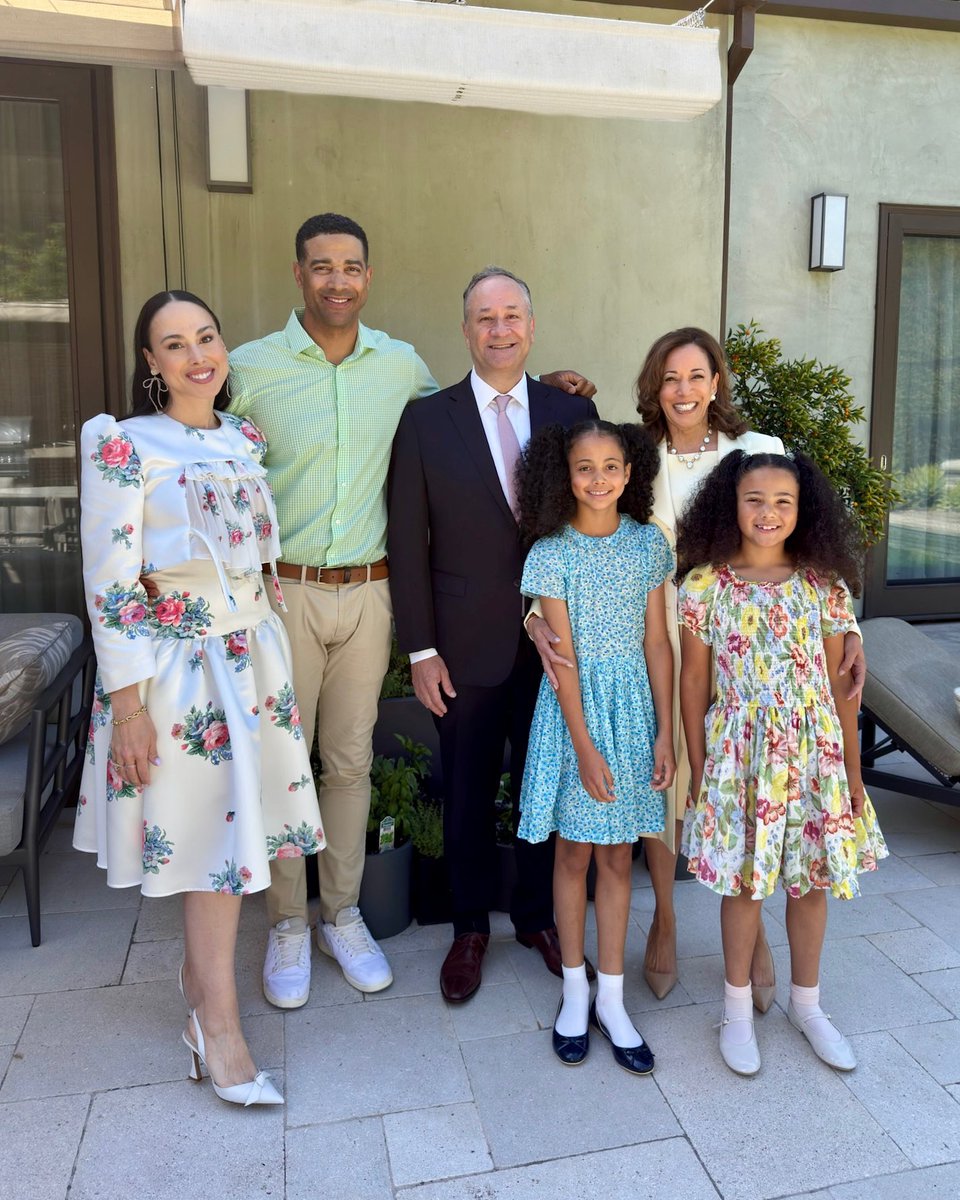 KamalaHarris's tweet image. On Easter Sunday, we celebrate joy, hope, and our faith in renewal — even through the darkest of times. To all those celebrating today, our family wishes you a happy Easter.
