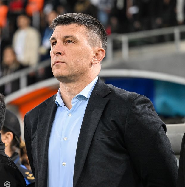 Reis açıklama yapmış… biz ligin kaderiyle oynamaya gelmedik biz kendi oyunumuzu oynamaya geldik. Aynı tarifeden Galatasarayada uygulayip ligin kaderiyle oynamayacaz 😂😂😂