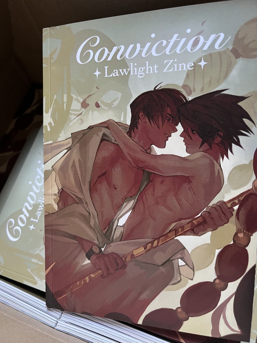 lawlightzine's tweet photo. 🖋 PACKING START 🔎

PRINTS AND ZINES HAVE ARRIVED! Now that we have all items, packing has begun!

Check out this gorgeous zine cover &amp; see our prints below! ❤️💙 https://t.co/anzK4Vx6h8