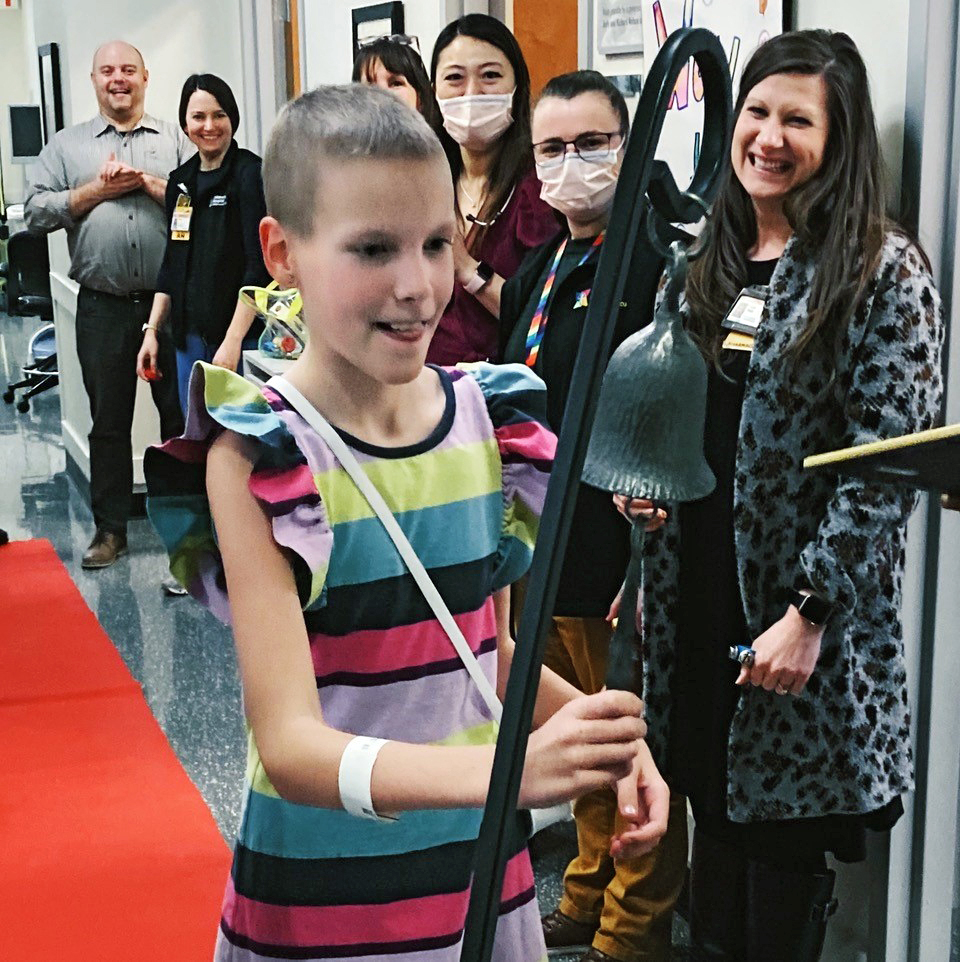 childrensatvcu's tweet photo. After Aina was diagnosed with a Wilms tumor, she underwent a successful surgery and chemotherapy with our team here at #CHoR. Now this "energetic, hilarious, sweet, and deeply caring little fireball" is ringing the bell, marking the official end of her treatment. #pediatriccancer https://t.co/xRhoDtRO8k
