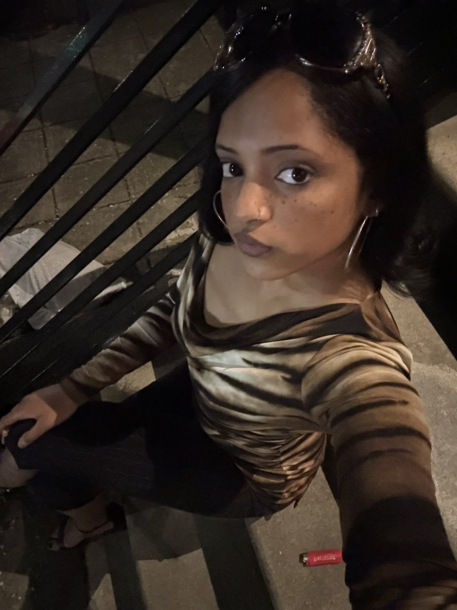 bobbypinbaby's tweet photo. why was I the only one in true y2k at the y2k function last night https://t.co/CzajVzu02W