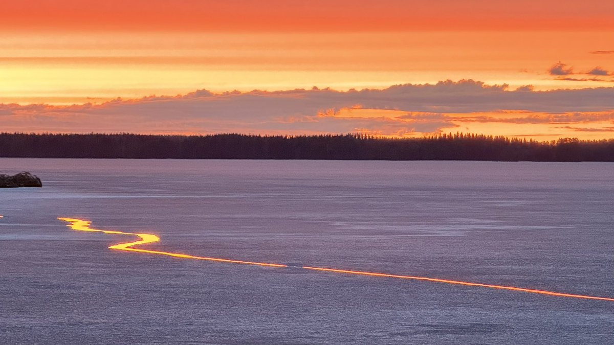 Laavaa järvessä 😇