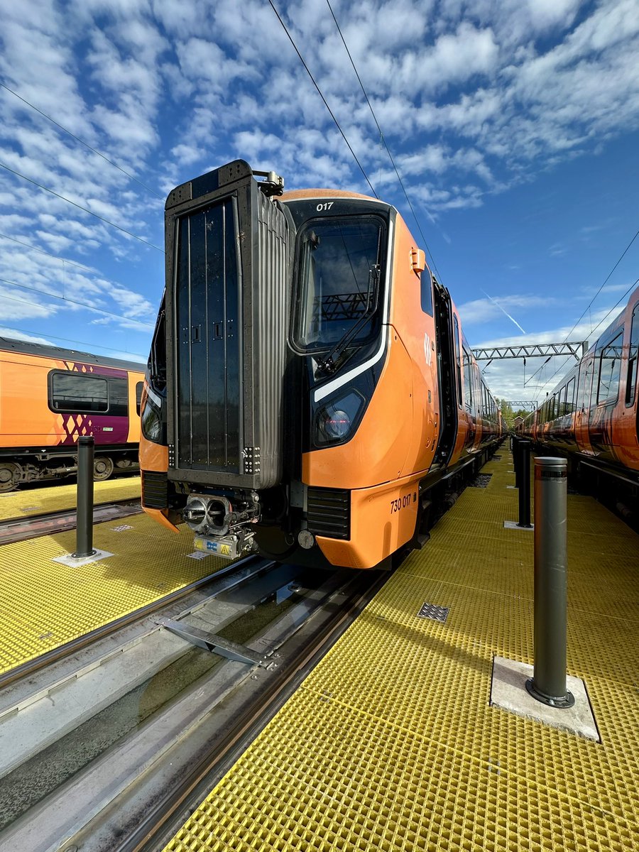 shellienic's tweet image. Views from Soho Depot earlier with an interloper - a class 730/2 (730211) - getting ready for driver training.
Train on the left I brought on, train on the right I took off!
#SohoDepot #Class730 #TrainDriver