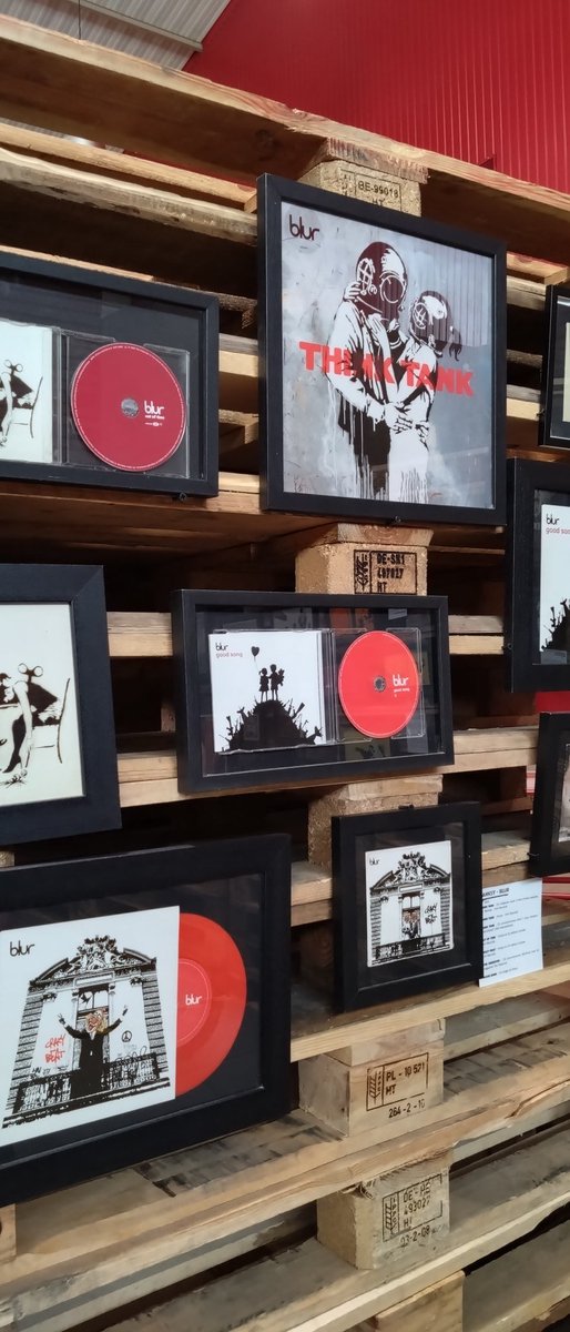 LFraiseberry's tweet image. Aujourd'hui c'était un jour assez spécial j'ai eu la chance de faire un expo passionnante sur #Banski et son travail en périphérie de Grenoble, Voici quelques clichés, en bonus il y avait un artiste Local OTIST 🤩