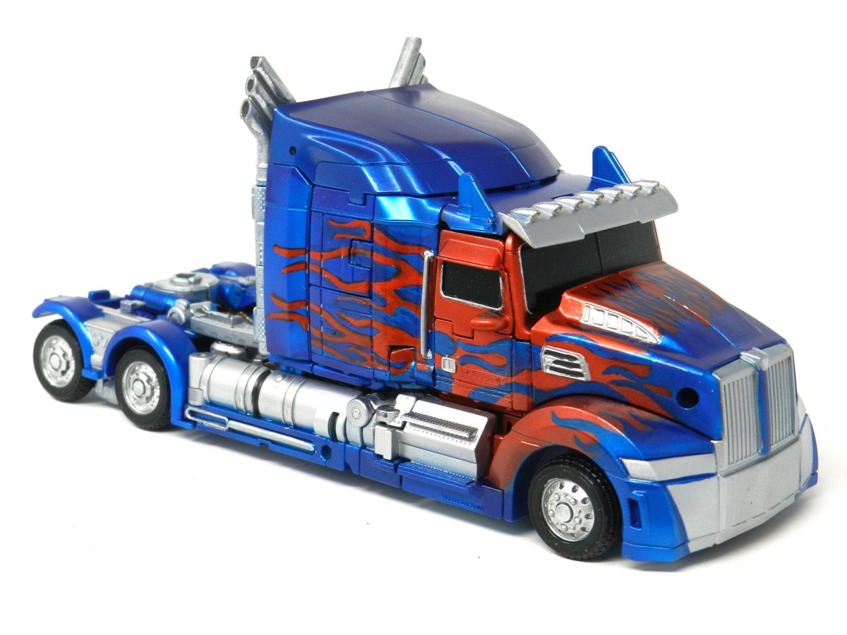 ChromeTyranno's tweet photo. "Transformers Studio Series - AOE/TLK  Optimus Prime" 
And on the third day he rose again.  Riding a giant T-Rex. 
(Retweets appreciated as always! :D) https://t.co/sSMvX4Bpju