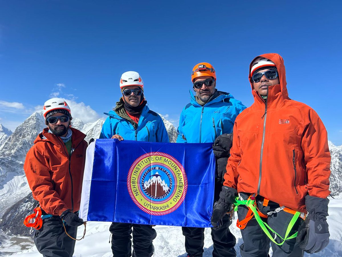 nim_india's tweet image. Into the Thin Air… and Beyond 

Our team has successfully summited Mt. Lobuche (6119m) – a significant milestone in our journey towards conquering Mt. Everest .
With every step, we grow stronger, more resilient and more determined.

#NIM #everestexpedition #everest #MtLobuche