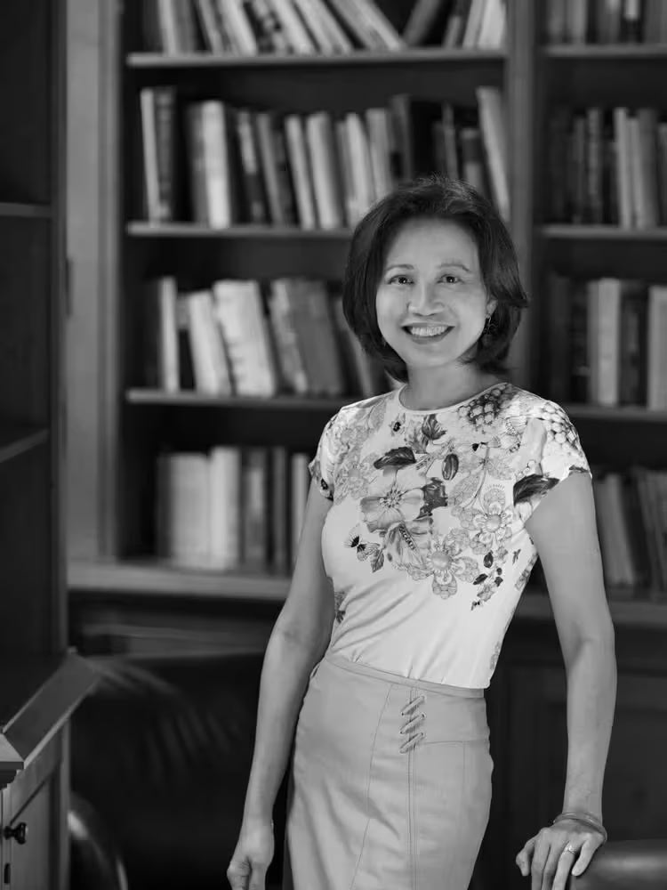 SVA_News's tweet image. “Anne Anlin Cheng, Women on Walls: Architecture, Projection, and Envy,” Tuesday, April 22 at 6:30pm link.sva.edu/3El3FFT