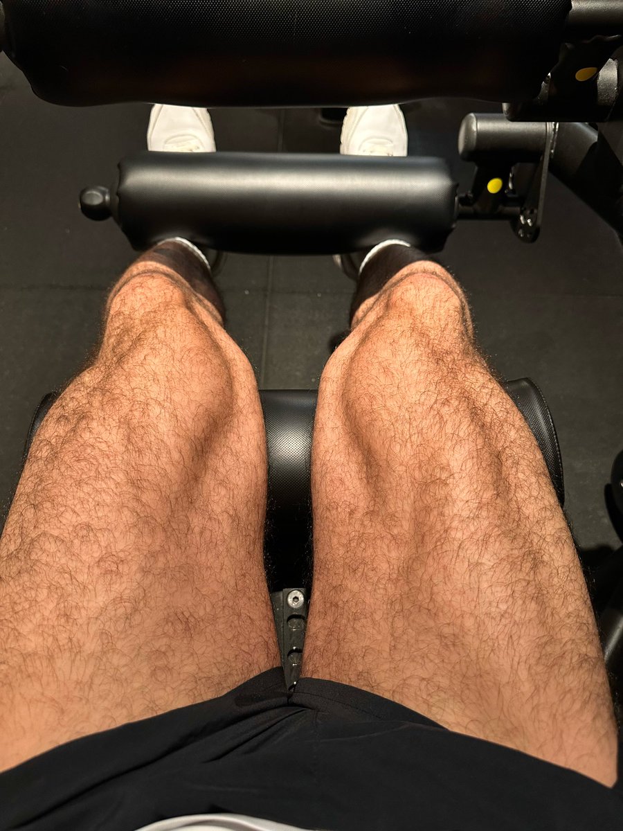 AhmadJoudeh90's tweet photo. #legs in #ballet vs #legs in #gym #workout #dance #menlegs #men https://t.co/8mpd6Zyr58