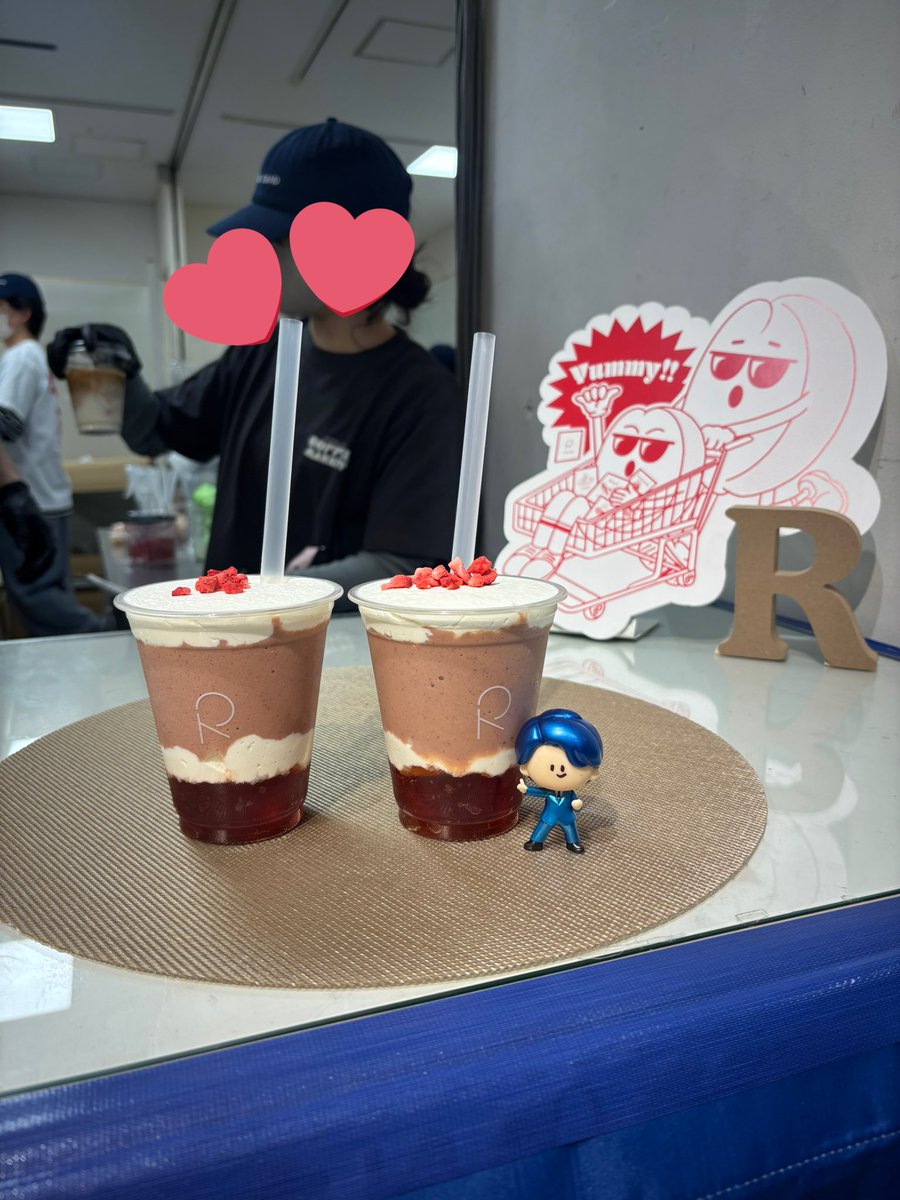 nappacha2525's tweet photo. 新宿の東海オンエアみてきたー！！
タカシマヤにも行って堪能してきたよーーん https://t.co/IHFXycmDtD