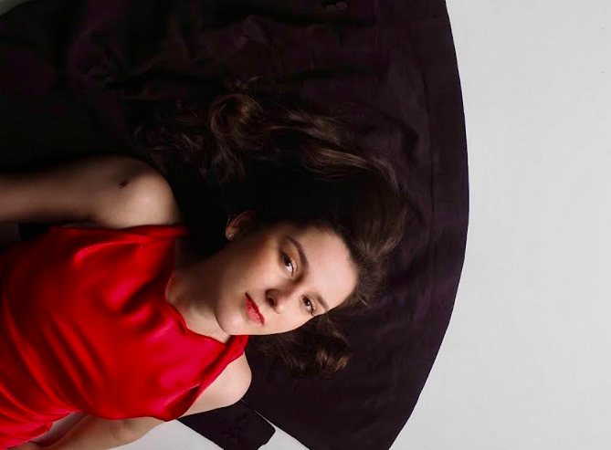 teleaudiencias's tweet photo. #TuRincón: Entrevista a Sara Martín Gordi (@SaraMartinOffic): "Próximamente formaré parte del elenco principal de un largometraje de época". Hablamos con la actriz de sus inicios y nuevos proyectos. https://t.co/QuFpOuQAzd https://t.co/vWC4cSnKs3