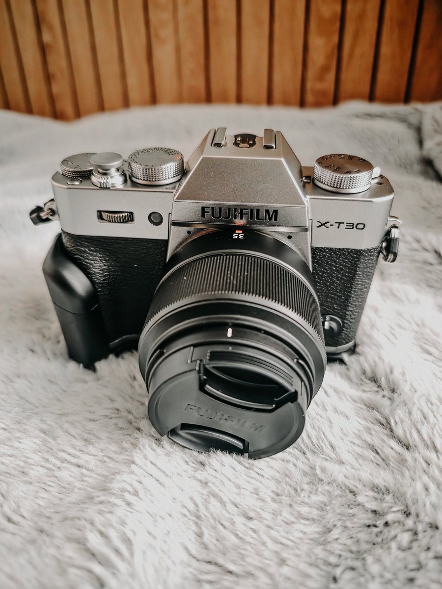 RaphaelHRangel's tweet photo. Nova integrante #fujifilmxt30 https://t.co/pB6kL1iKHk