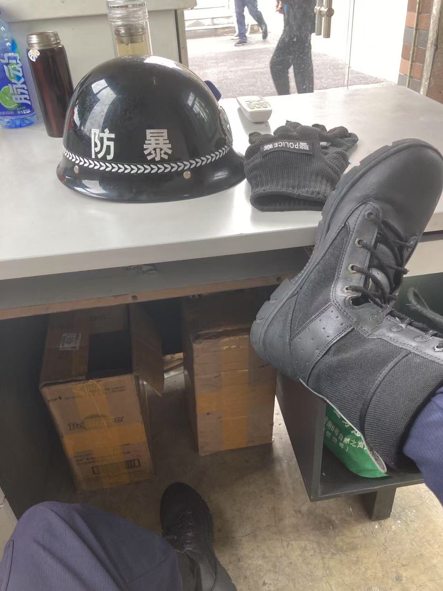 成都军靴 tweet media