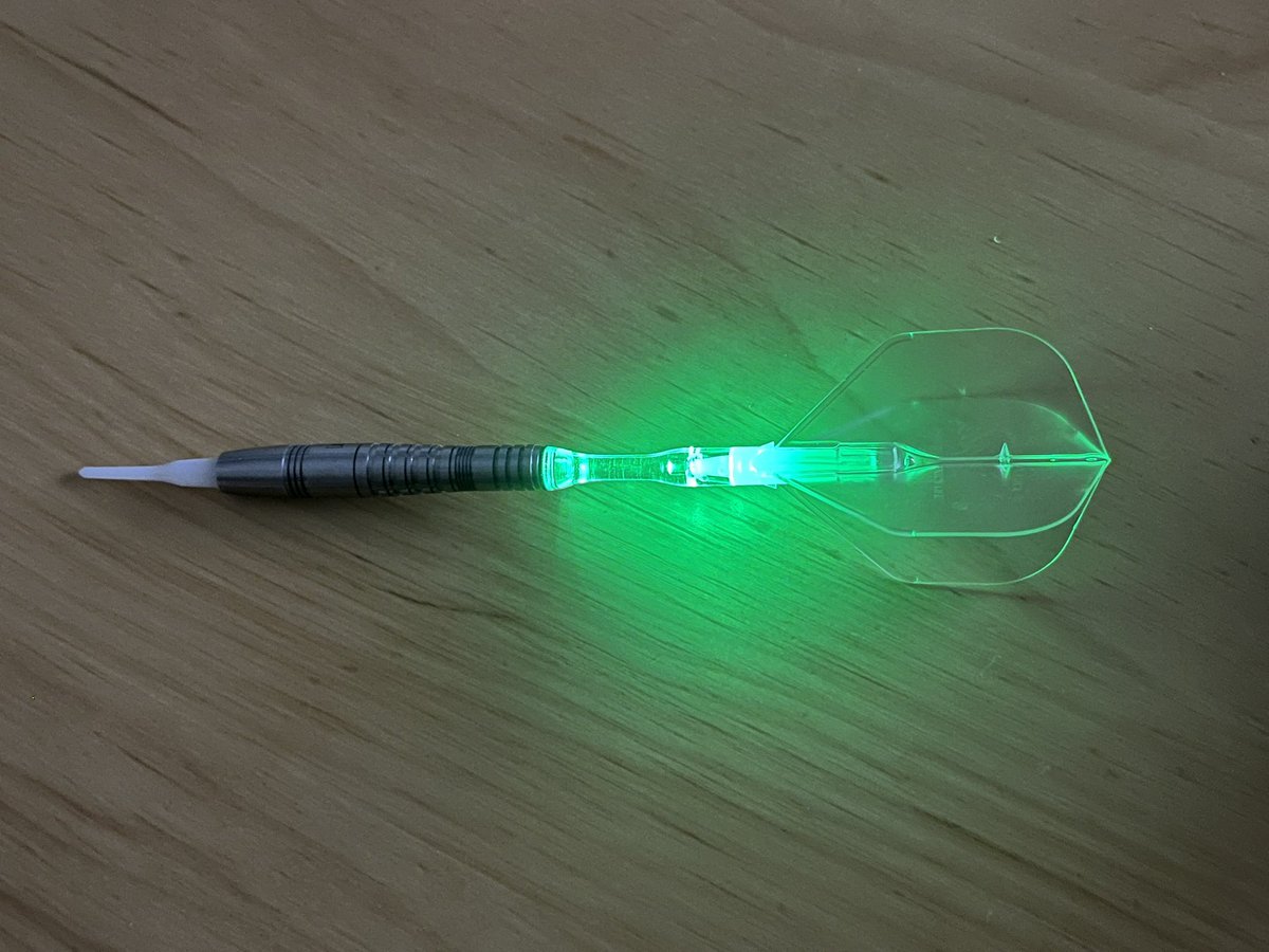 DrTep's tweet photo. D-CRAFT DARTS TRACER
いろんなシャフトで試す
1. シャフト一体型フライトCONDOR AXE
2. エルシャフトロック エルフライトファントム
3. エルシャフトスピン エルフライトファントム
4. シャフト一体型フライト CONDOR クリア
やわコンは羽まで光らないかも…
#dcraft
#ダーツ
#LED
#光るダーツ https://t.co/lIog2hB0kP