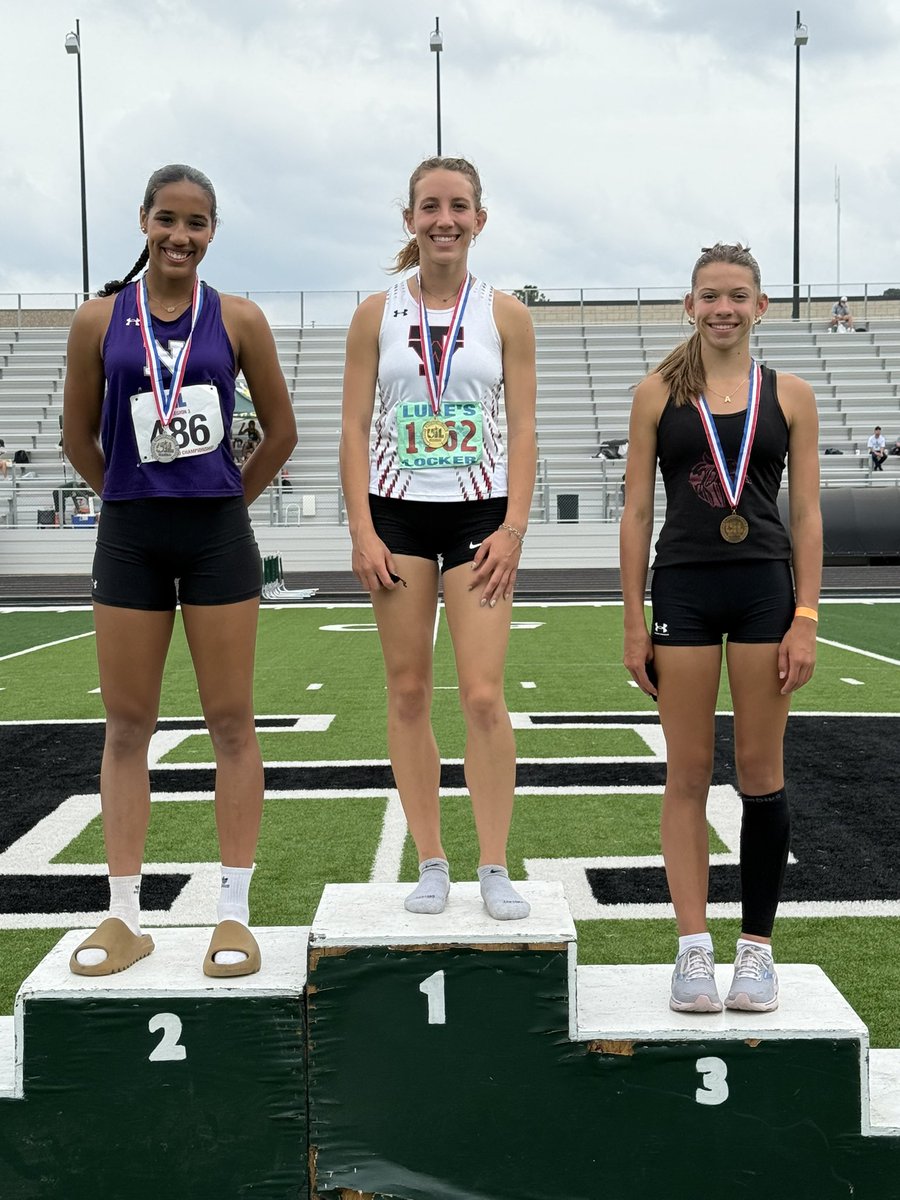 _MadelynFoster's tweet photo. STATE BOUND! 
Regional silver medalists with a PR of 18’3.5

Behind the board + incorrect landing = room for improvement 💪🏽

Here I come Austin! 
#statebound #longjump #regional #regionalmedalist #PR https://t.co/hNhsDhF9Yu