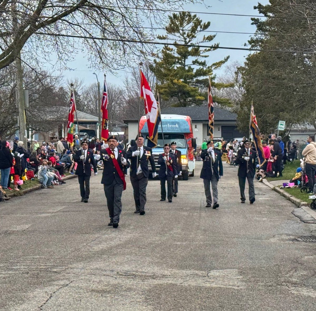 Members of the Community Response Team and the @drps_official Auxiliary were supporting the annual Easter Parade in #pickering yesterday. 

Thanks to the @cityofpickering for another great event!

🚓 🐰🐣

#drps #cops #police #durham #community #easter