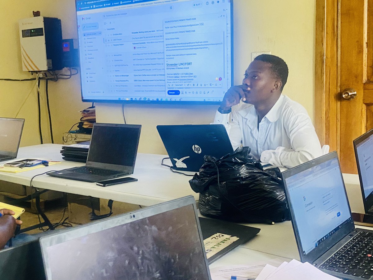 shneederfort's tweet image. As IT Manager and facilitator of this training, I placed particular emphasis on strategic planning management and the use of technological tools to improve daily work efficiency.
#SAKALAHaiti #CapacityBuilding #TechnologyForChange #StrategicPlanning #CiteSoleil
