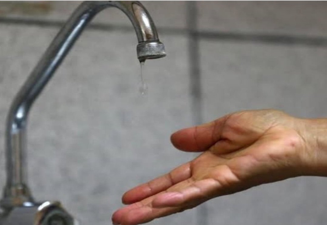 eldiario43's tweet photo. En #Reynosa ha sido una #SemanaSanta 💧Sin agua Reynosa. 
#Aviso de @ComapaReynosa Informamos que dichos daños ya fueron reparados y este s��bado, durante la tarde-noche, comenzará a llegar el agua proveniente de la presa Marte R. Gómez.
❌️Este domingo aún Sin Agua.  #Barbarie https://t.co/XH1zohK3kS