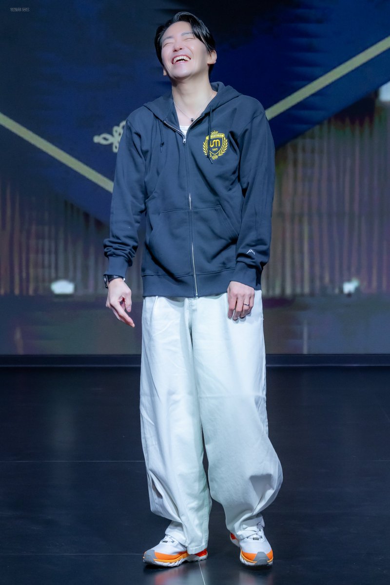 250420 기준대학교 생일파티 #엄기준

모찌피스...? 긁적 👉 결국 꼬집피스가 되어버린...