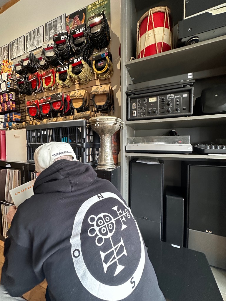 ShinnTypeInc's tweet photo. Exclusive @_1_sisters hoodie; featuring Shinntype in their logo design of course 🔥 Thank you @richnines ✨️

https://t.co/f9tSEPCdbi https://t.co/iMKXQpag3Y