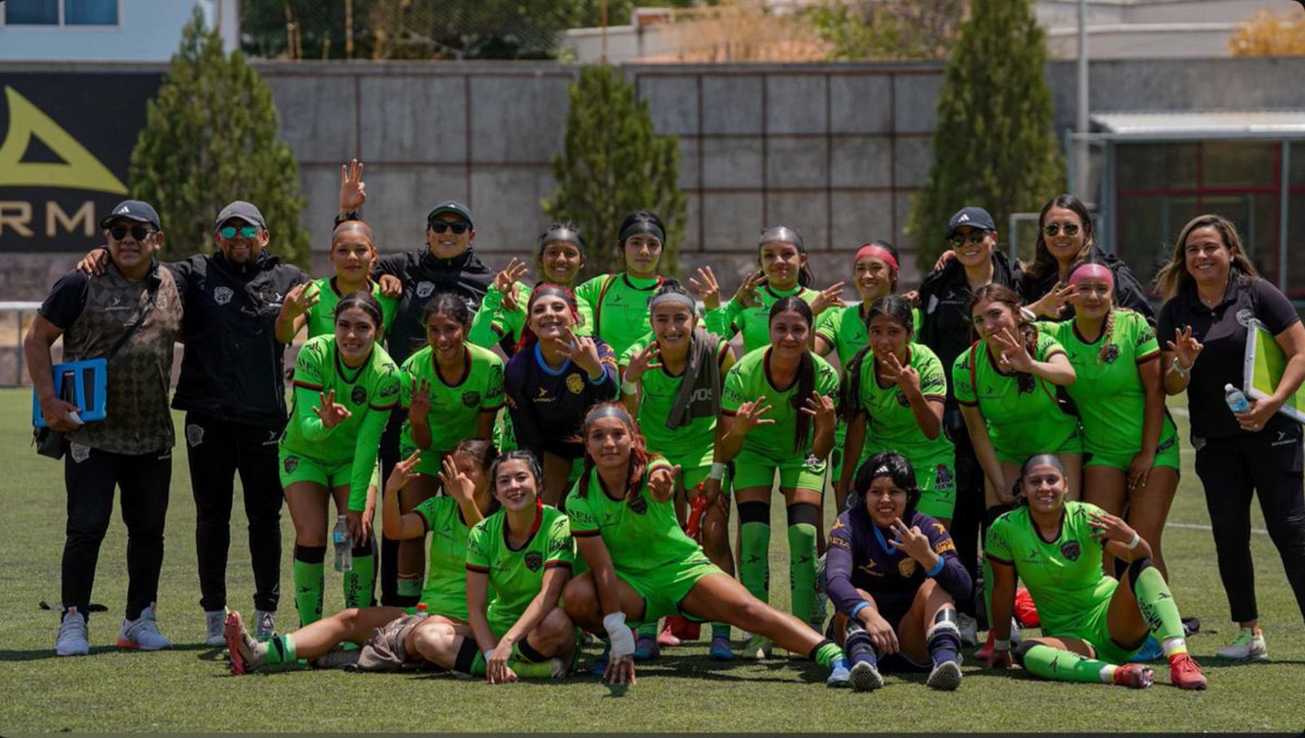 Orgullosa de este cuerpo técnico, de este equipo,  y de nuestras jugadoras que se quedaron  en casa apoyándonos . Confiando en el proceso 🙏. Bravas Sub 19 🐎. +3
