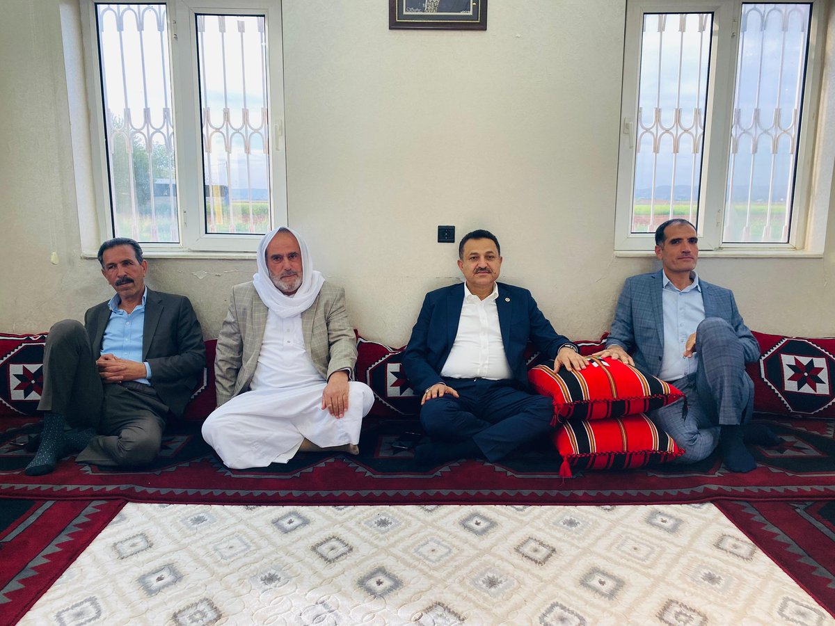 HikmetBasak_63's tweet photo. 📍Şanlıurfa/Eyyübiye 

Haliliye AK Parti İlçe Başkan Yardımcımız Ahmet Demirkan ile birlikte Büyükhan Mahallesinde “Büyük” ailesine taziye ziyaretinde bulunduk. 

Merhumeye Allah’tan rahmet, ailesi ve sevenlerine başsağlığı ve sabırlar diliyorum. 

Mekanı Cennet Olsun. 

@Akparti 
@RTErdogan 
@bybekirbozdag 
@abuyukgumus 
@milhamigunbegi