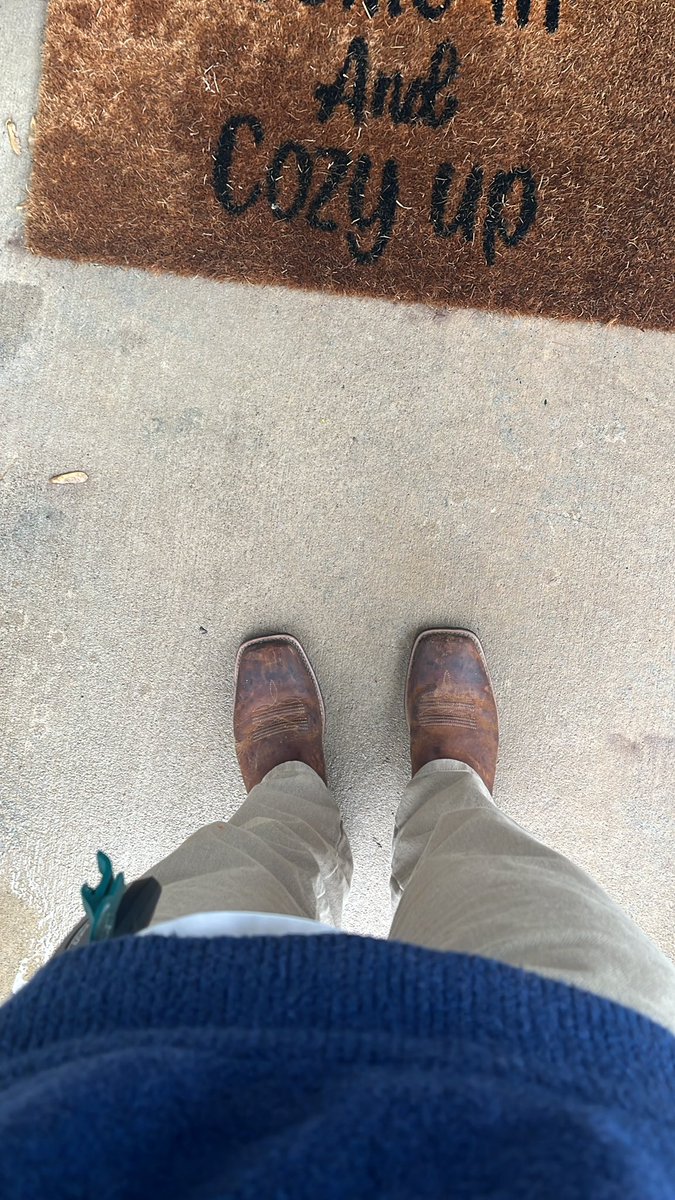 Zach_Groot's tweet photo. 8:00 Easter mass done, time to celebrate 4/20 #doubledip #chickenbake https://t.co/OgXOgLle8p