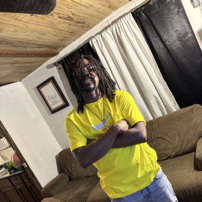 FrognizzleChris's tweet photo. #NewProfilePic https://t.co/AjQcVW63Dx